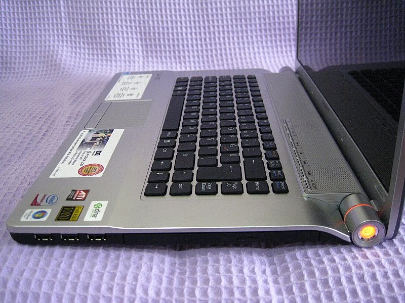  sony vaio fw serisi detaylı fotoğraflar..15.4-16.4 ınc karşılaştırması