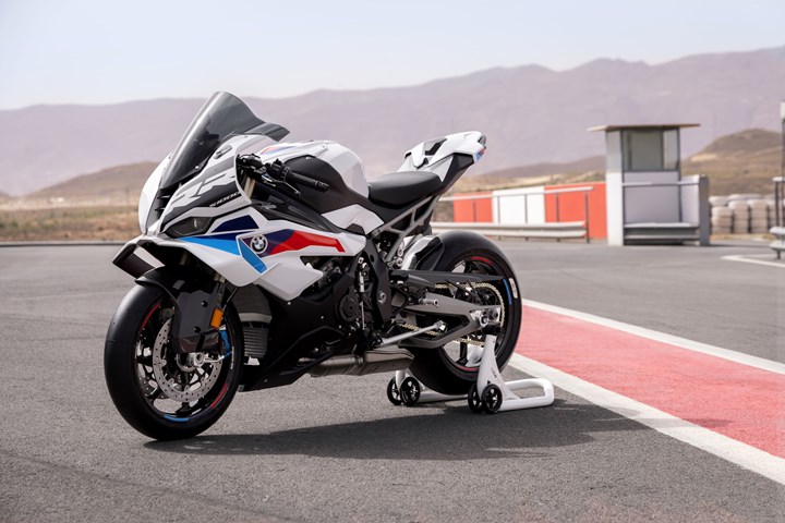 BMW Motorrad, güncellenen Superbike ve Hyper Naked modellerini tanıttı