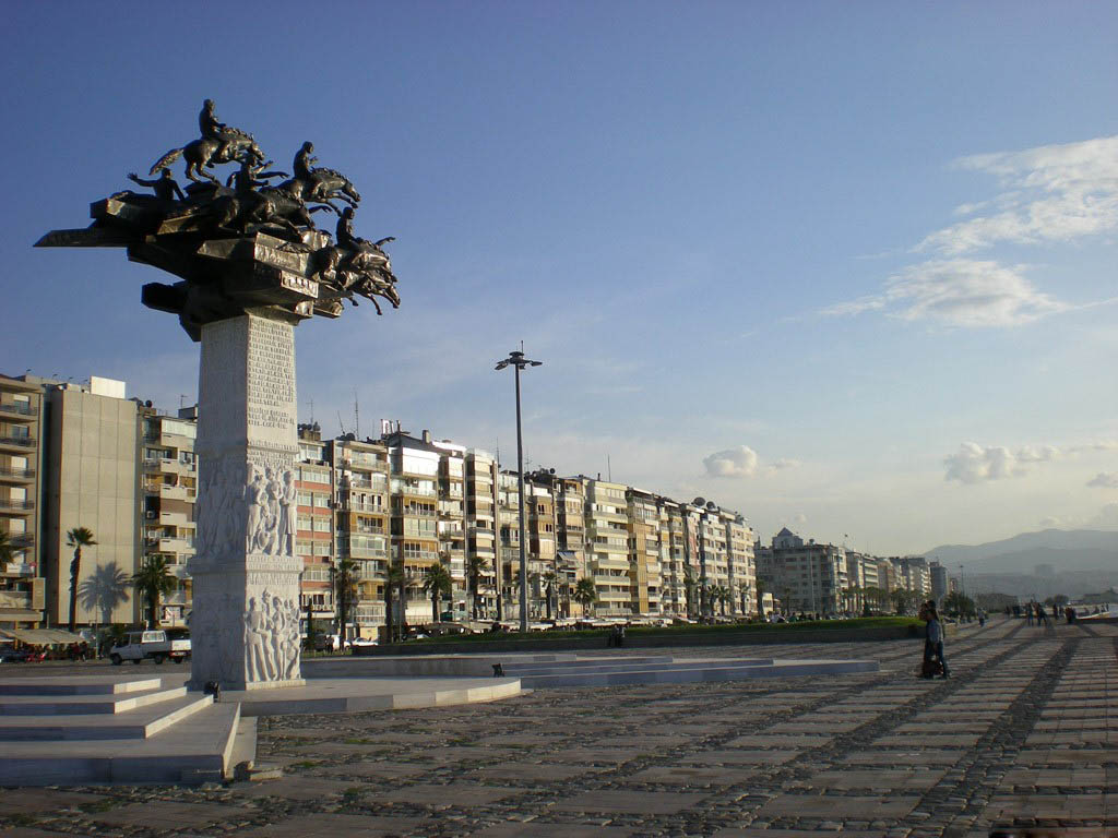  İzmir'e aşığım. Arşivimizde olması gereken resimler.