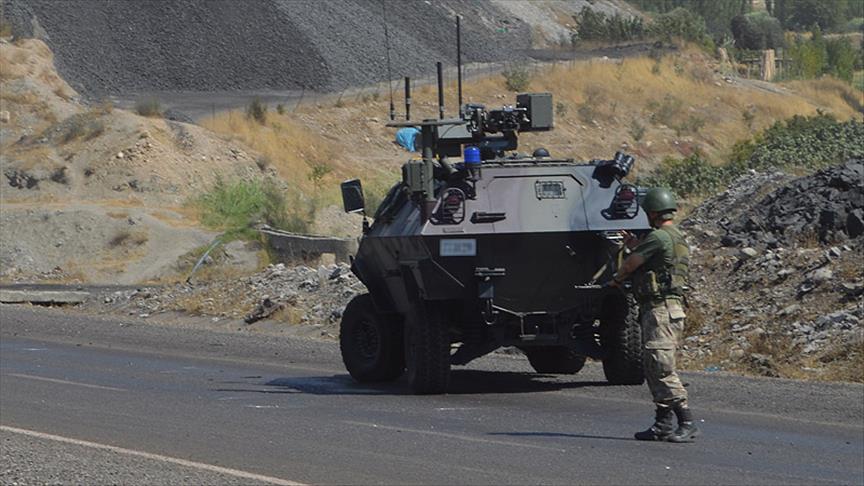 Siirt'te yol kontrolü yapan güvenlik güçlerine saldırı: 1 şehit