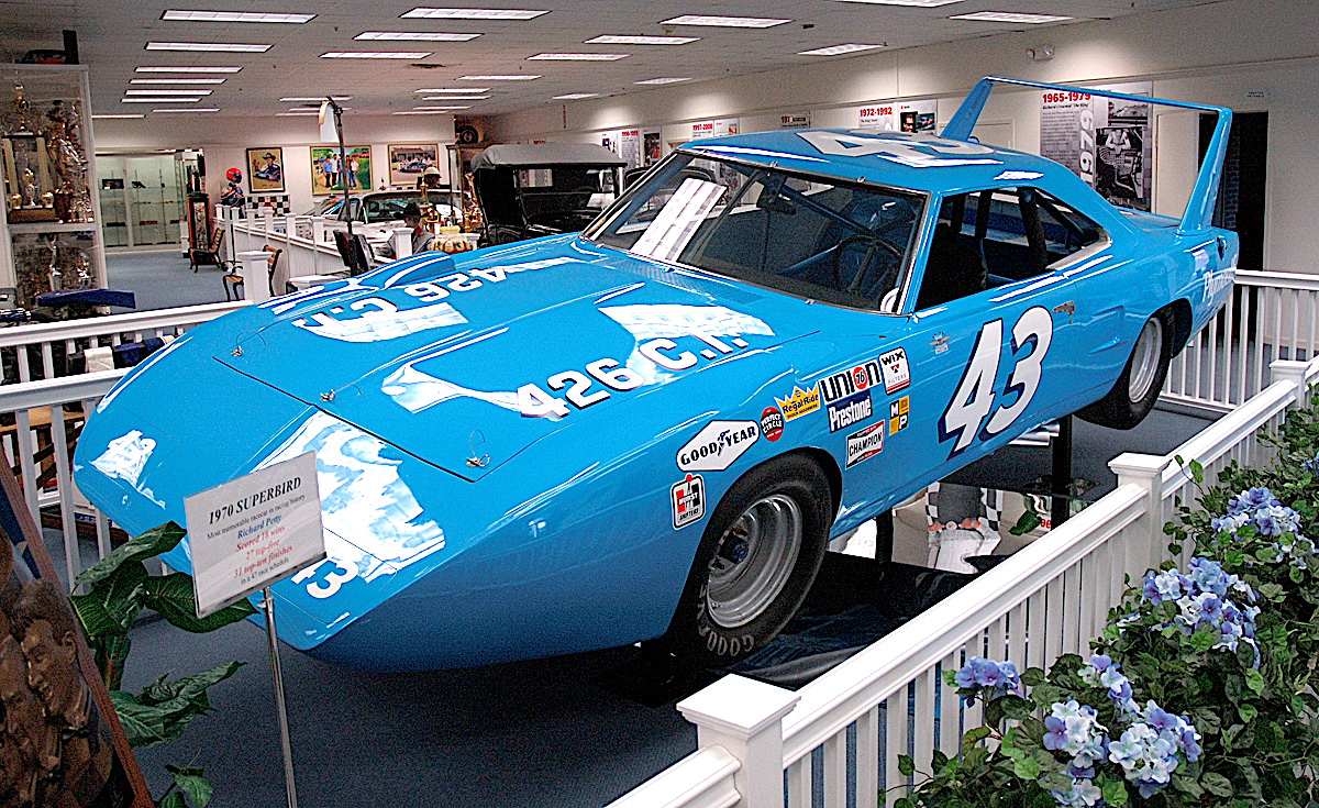  Gerçek Otomobil Kesiti - 1970 Plymouth Superbird !