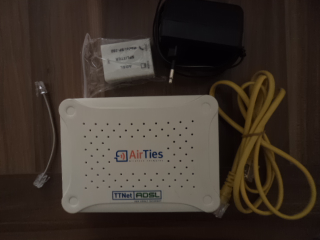 SATILIK TEMİZ AirTies RT-102 KABLOLU MODEM.