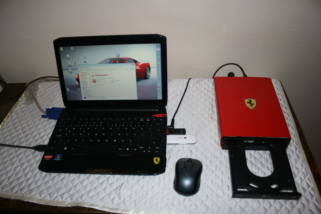  Acer Ferrari One 200 Netbook İncelemesi