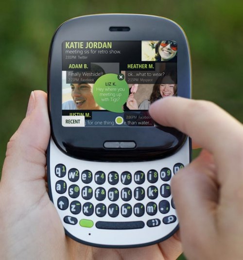 Nokia'dan alışılmışın dışında tasarıma sahip QWERTY klavyeli cep telefonu; X5-01