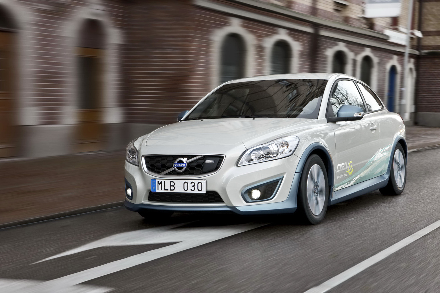  ELEKTRİK(Toyota,Ford,Volvo,Nissan,Audi,Renault,Peugeot)VS HİDROJEN(BMW,Mazda,Mercedes,Honda)Savaşı