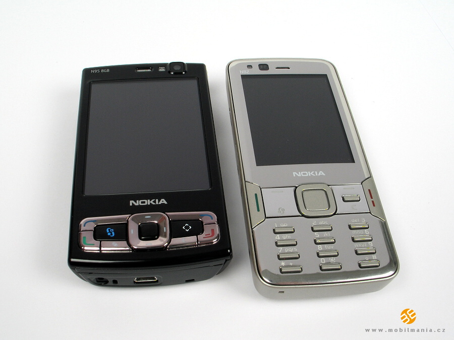  ^^ Nokia N82 | S60 3.1 - 2.4' QVGA LCD | 5MP - Xenon Flash - AF | WLAN - GPS ^^