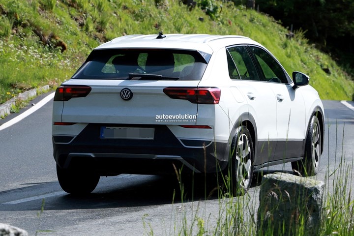 Yeni nesil Volkswagen T-Roc'un casus fotoğrafları ortaya çıktı: İşte tasarımı