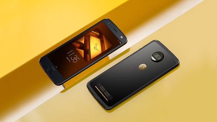 Motorola'dan 45. yıla özel Snapdragon 835'li telefon: Moto Z 2018