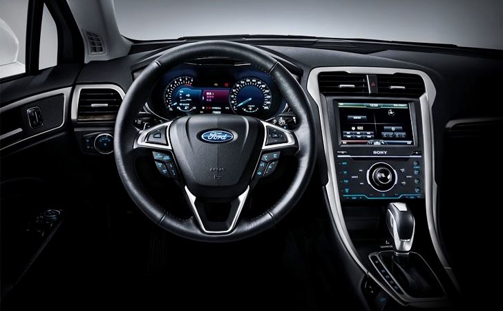  2015 Ford Mondeo mu WV Passat mı?