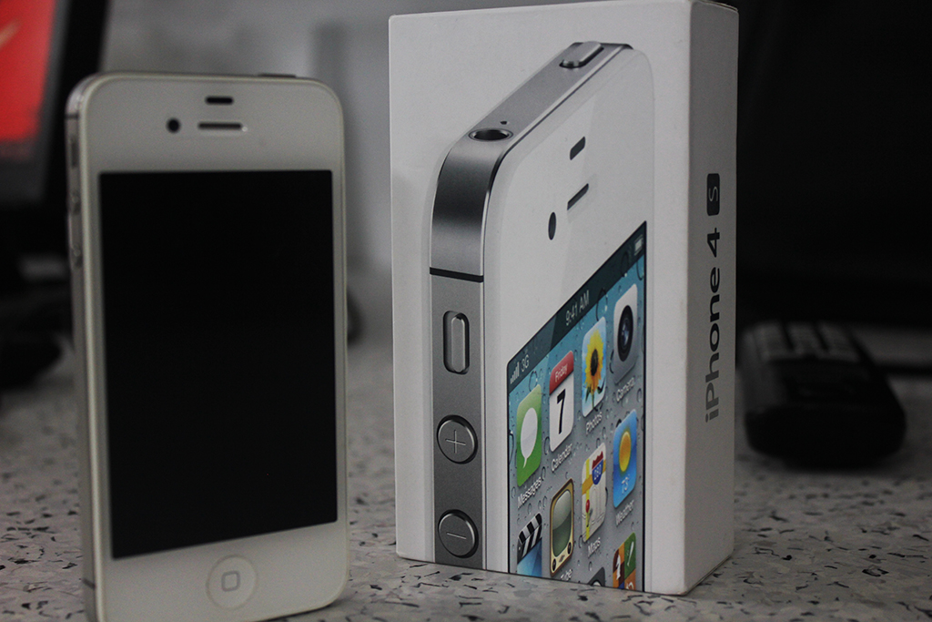  İPHONE 4S 16gb KAYITSIZ TERTEMİZ