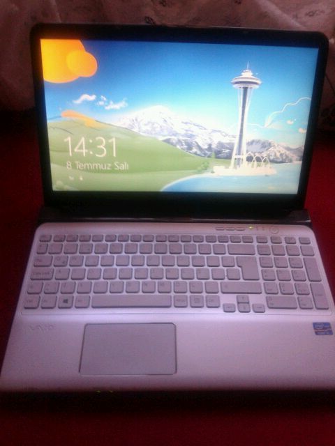  SONY VAIO SVE151J13M İ5 2.60GHZ 4GB RAM 750GB HDD GARANTILI 950Tl !!