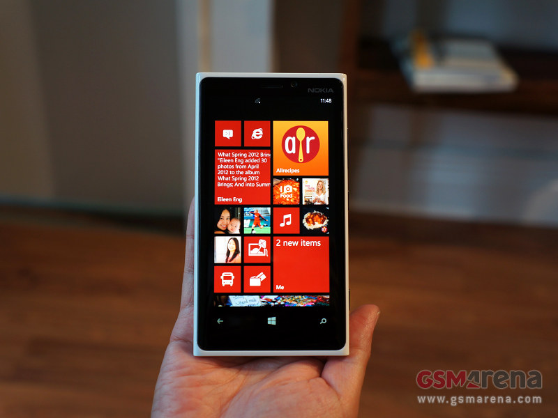  [ Nokia Lumia 920 { WP8 - 1.5 GHz DC | 4.5' WXGA PureMotionHD+ | 8.7MP - 1080p ]