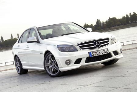  YENİ MERCEDES C SERİSİ HAFİF KAMUFLAJLI!