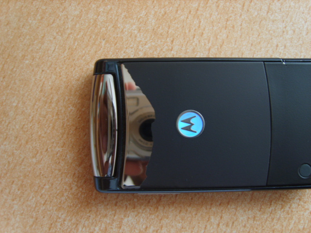  Motorola RAZR2 V8 CIKTI