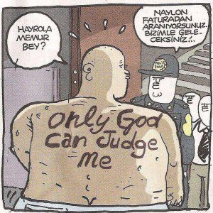  'Only God Can Judge Me' dövmesi...