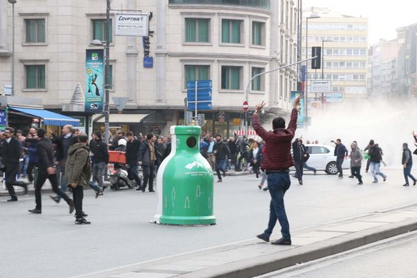  Şişli'de HDP=Pkk eylemine polis müdahalesi