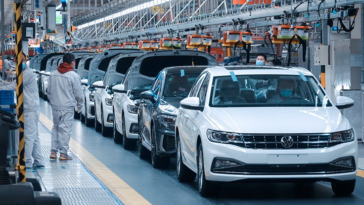 Volkswagen, düşen satışlar nedeniyle Çin'deki bir fabrikasını kapatmayı planlıyor