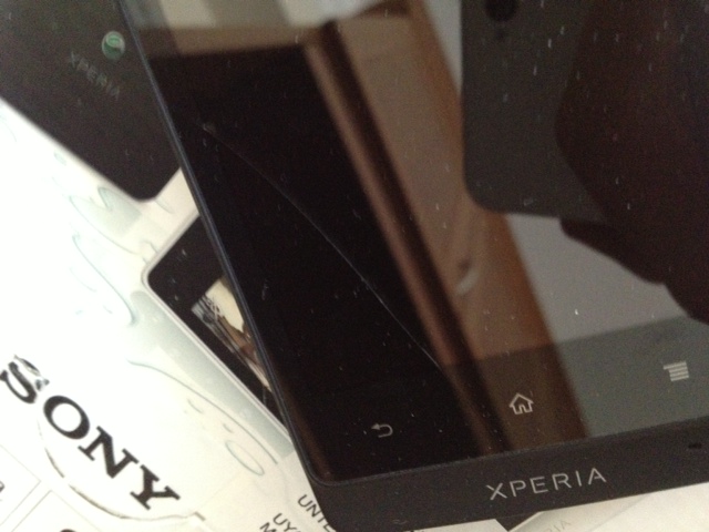  Sony almadan önce iki kere düşünün - Xperia go ekran çatladı