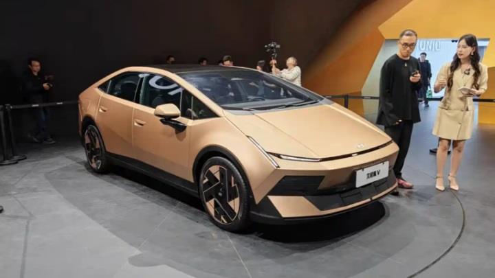 Hyundai'den Lamborghini esintili yeni elektrikli sedan: Ioniq V tanıtıldı
