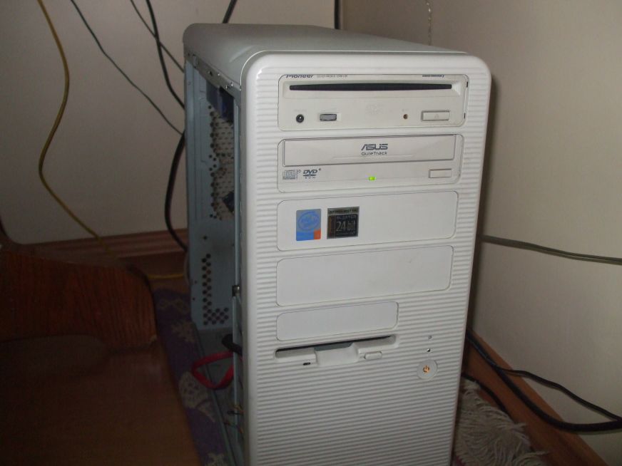  Satılık FSP Epsilon 700W ,TT Big Typhoon ve Asus TA 231 beyaz kasa