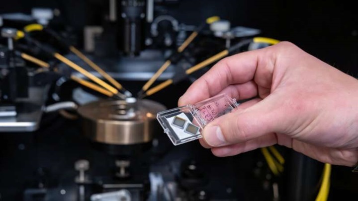 Bu yapay nöron, farklı beyin bölgelerini %100 doğrulukla taklit edebiliyor