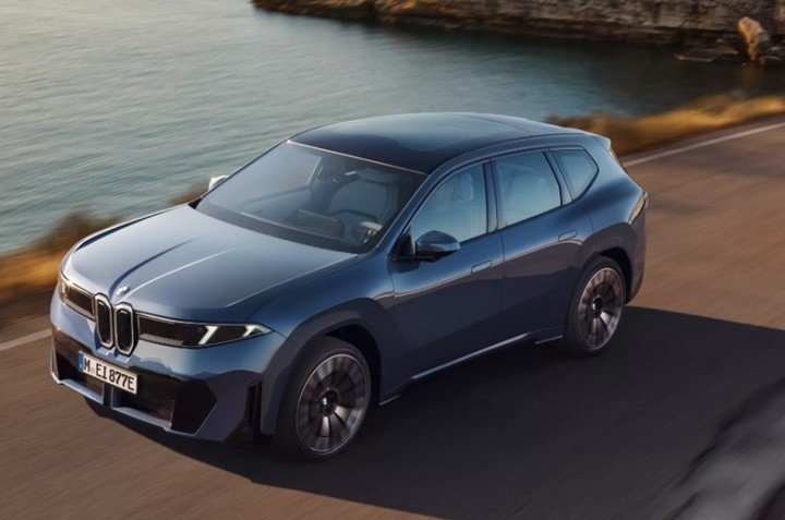 BMW, elektrik çarpma riski nedeniyle yeni iX3'ü geri çağırıyor