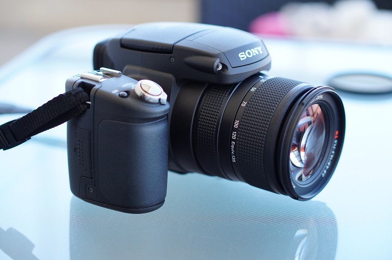  SATILIK EFSANE SONY R1 - Lowepro ve Ekstralar