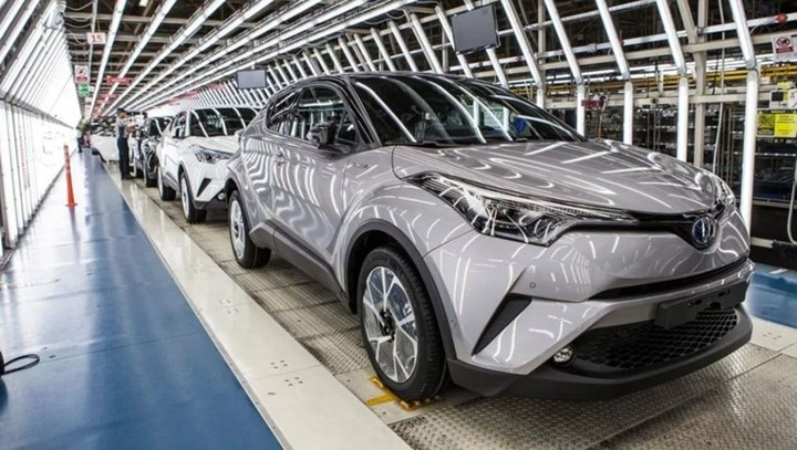 Toyota'dan Türkiye'ye yeni yatırım: Şarj edilebilir hibrit otomobil üretecek!