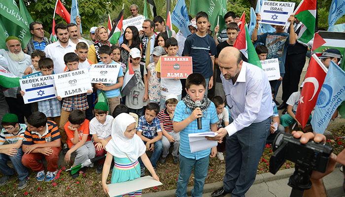  CHP'den 23 Nisan'da protestocu çocuklar