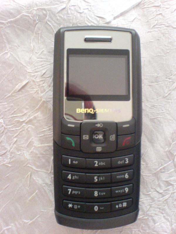  satılık  sony ericsson s700i ve benQ siemens telefon