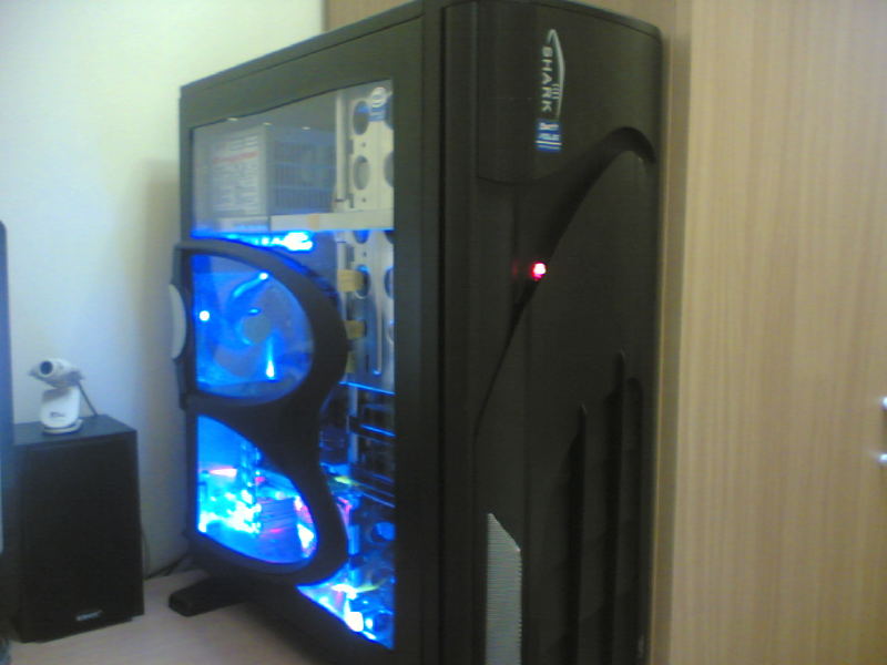  Thermaltake SHARK Black Case Mod Glow Glass bY CaNeRR