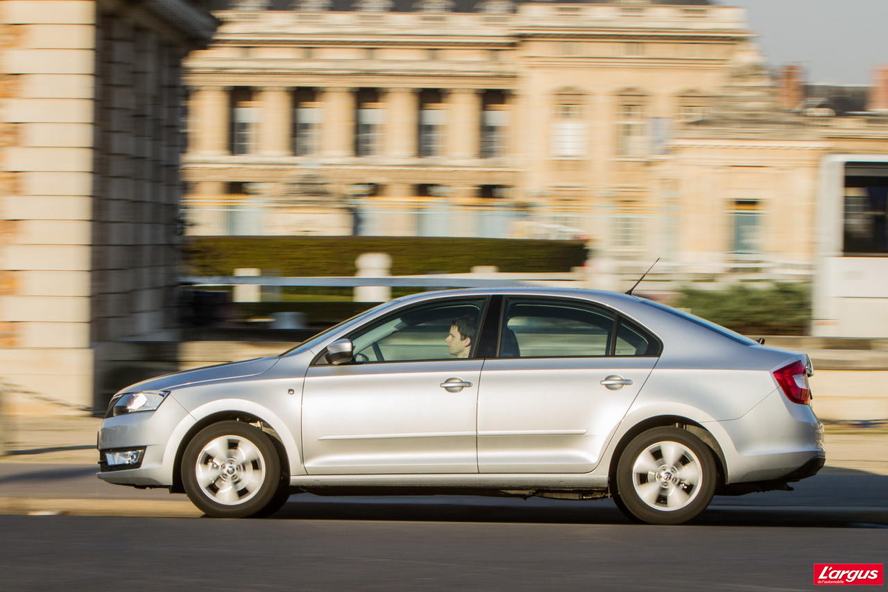  Skoda Rapid Sedan