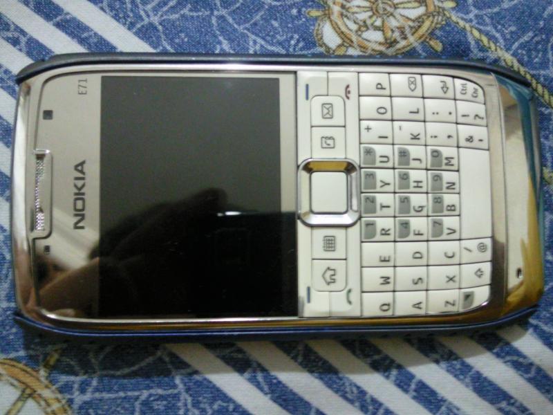  SATILIK TAKASLIK TELEFONLAR (E71 BEYAZ, SE S500İ, W700İ) RESİMLİ İLAN