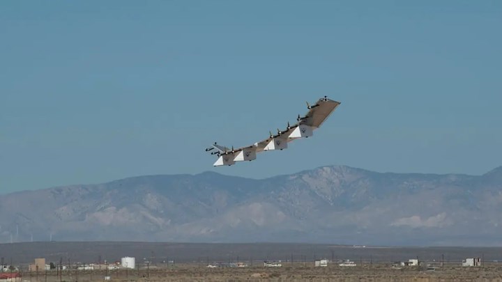 Stratosferde güneş enerjisiyle uçabilen dev askeri drone test edildi