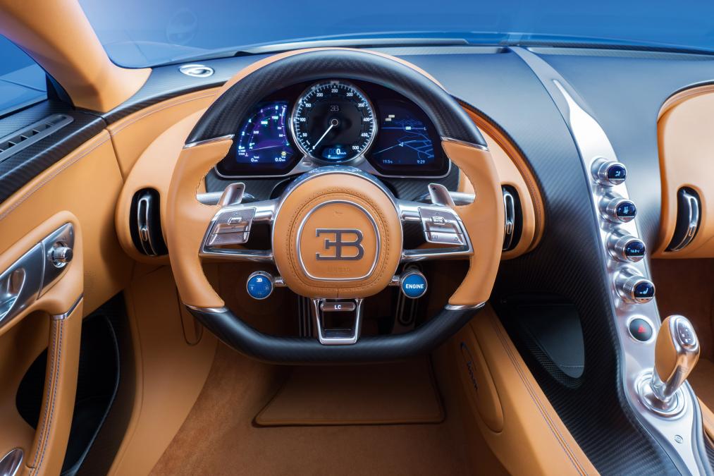  BUGATTI CHIRON TANITILDI