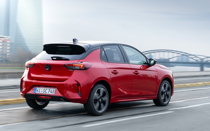 48V hibrit teknolojili Opel Corsa ve Mokka Türkiye'de