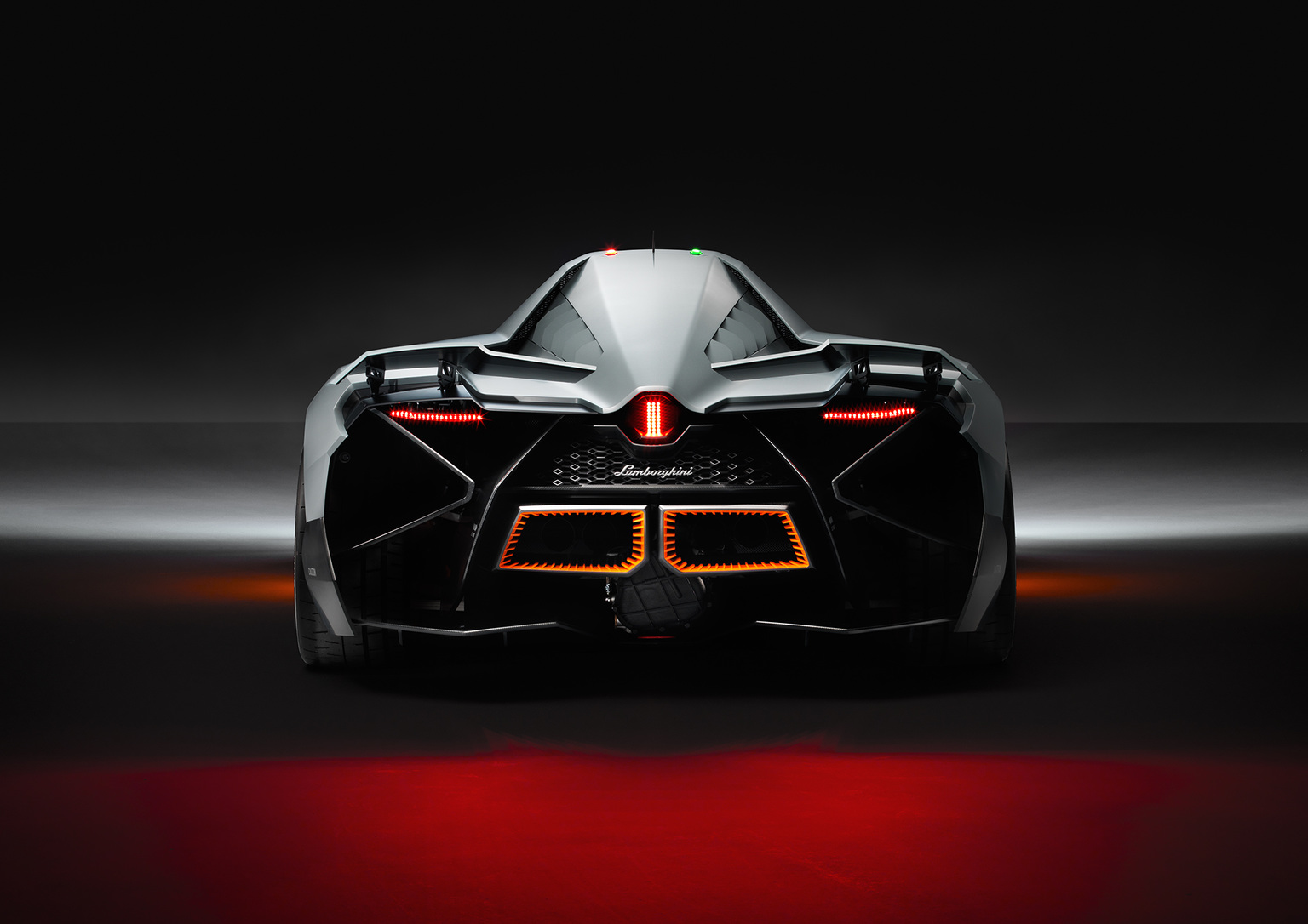  Ve Lamborghini abarttı... 2013 Lamborghini Egoista Concept