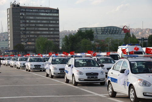  Polis arabaları neden beyaz?