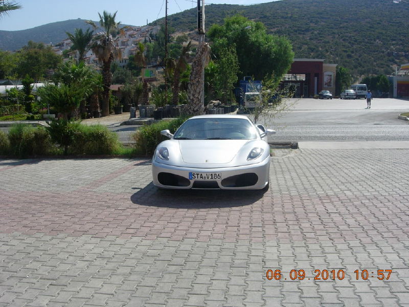  KUŞADASI'NDAN OTOMOBİL MANZARALARI (Ferrari, Amerikancılar, Romen Plakalı BMW X6)