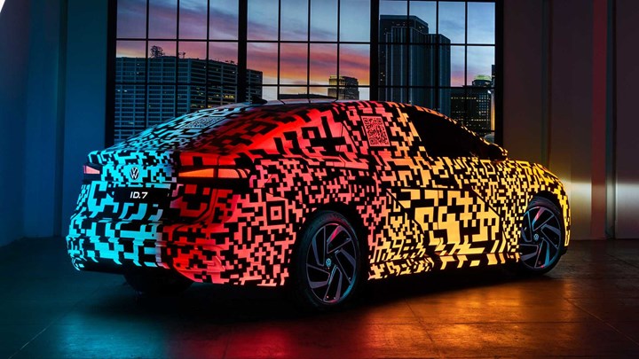 Volkswagen ID.7 elektrikli sedan, dijital kamuflajıyla CES 2023'te tanıtıldı