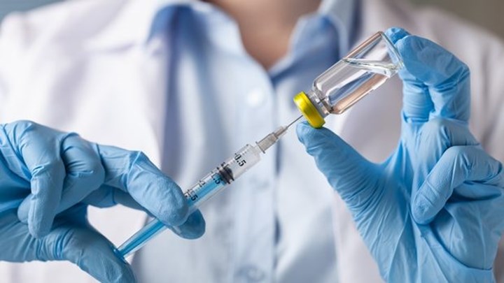 Pfizer ve BioNTech'in COVID-19 aşısı için gönüllü denek olan Türk Doçent, aşının yan etkilerini anlattı