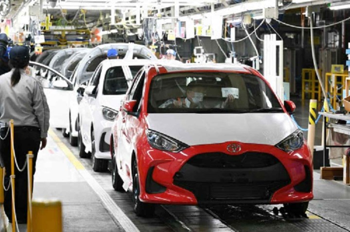 Toyota, çip krizi nedeniyle Japonya'daki iki tesisinde üretime ara veriyor