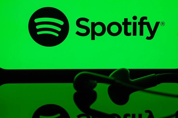Ücretsiz Spotify kullanıcıları artık istedikleri şarkıyı çalabilecek