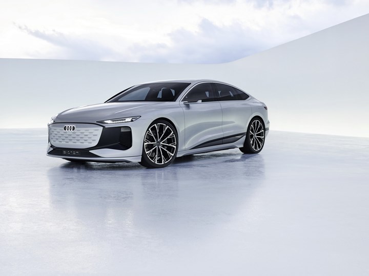 Yeni Audi A6 e-tron konsepti, farlarıyla duvara görüntü yansıtabiliyor