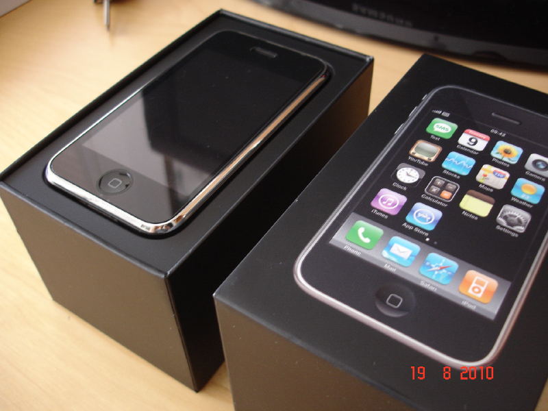  Turkcell'den Iphone 3G 8gb, tertemiz, garantili, kayıtlı, full aksesuarlı