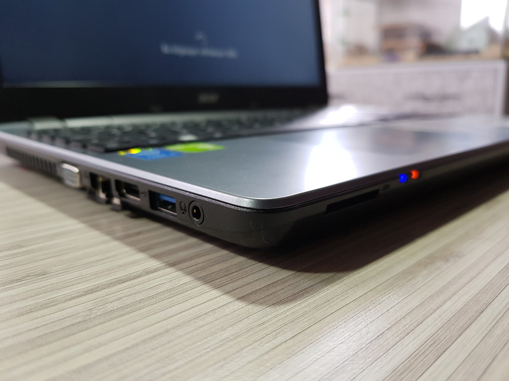 Acer Notebook Sıfır ( 7 saat pil ömrü ) 1650 TL