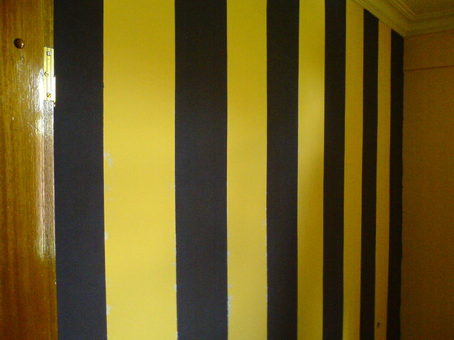  Odamı Sarı-Lacivert Çubuklu Boyayacağım