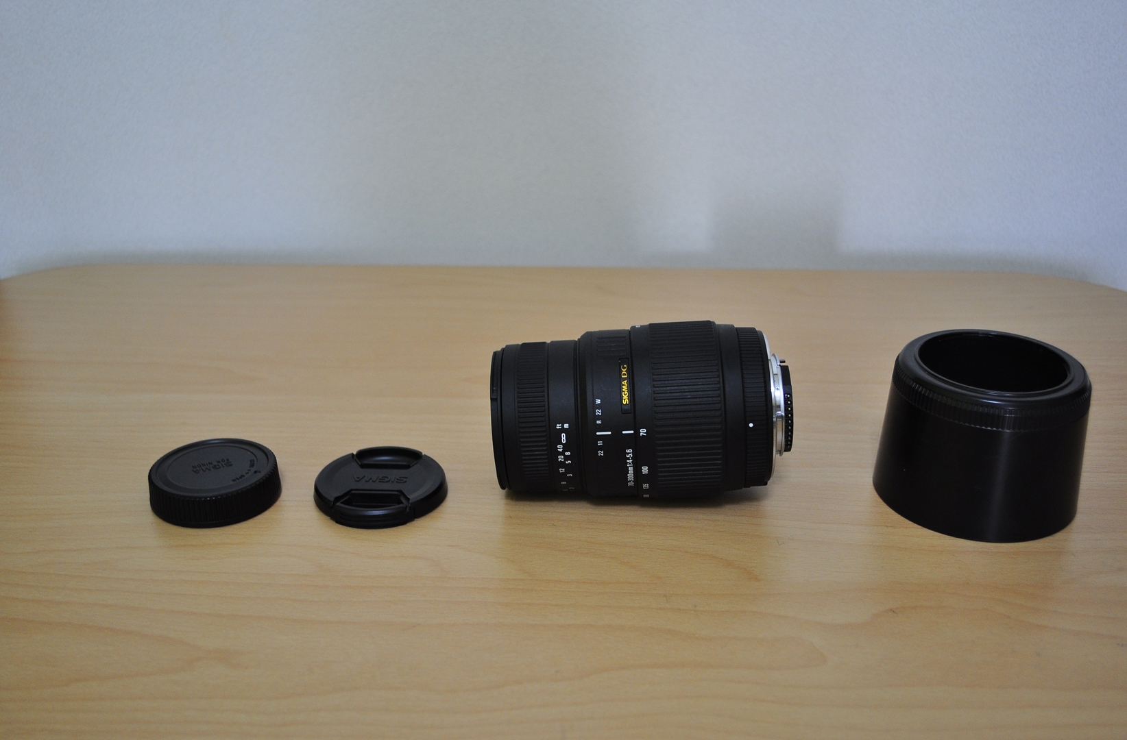  SIGMA 70-300mm F4-5.6 DG MACRO ( Nikon Bayonet , AF Motorlu )----SATILDI.