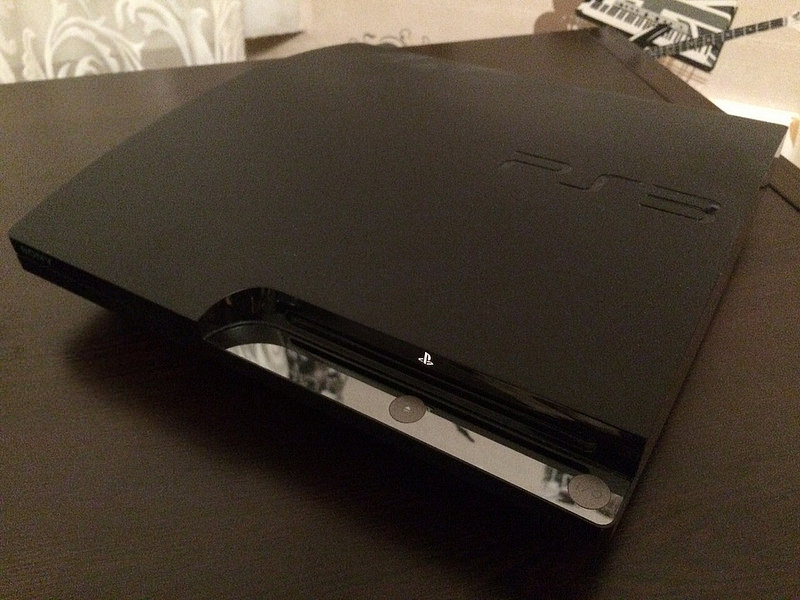  SATILIK PS3 - 320 GB SLIM - 15 OYUN - MOVE CAM
