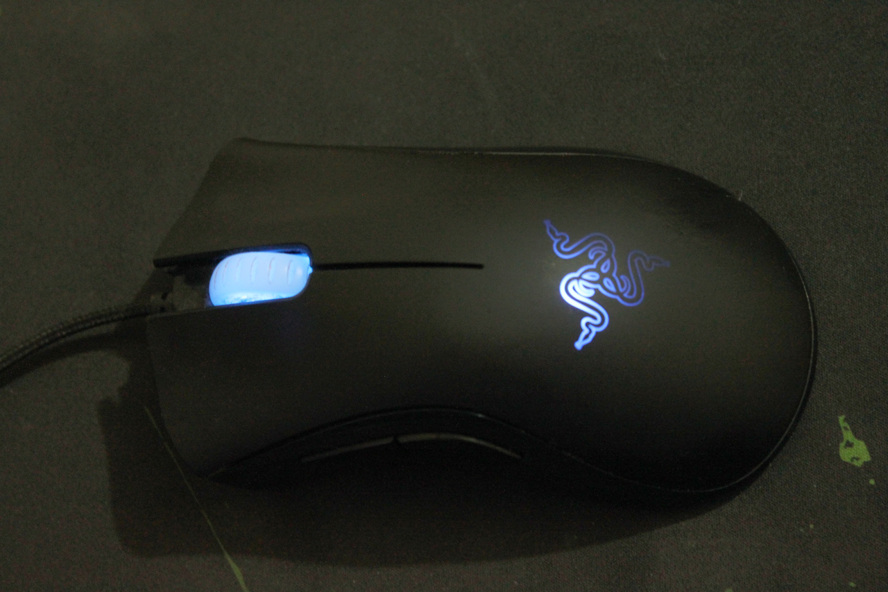  Satılık Razer Deathadder v2 Mouse ve Razer Goliathus Fragged Speed Edition Mouse Pad